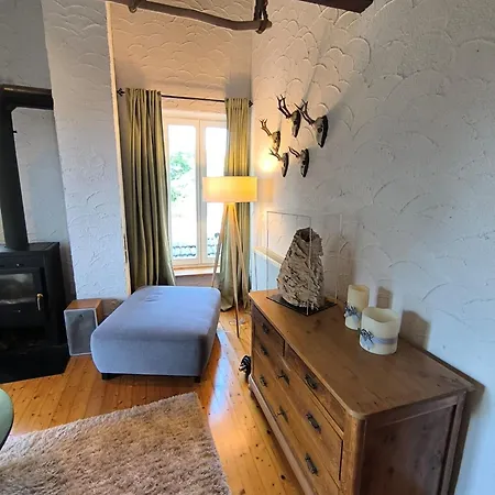 Ferienhaus Und Wellness Auf Der Hardt -jacuzzi- Sauna- Kinderausstattung- Alleinlage Im Wald Mürlenbach